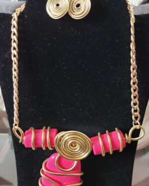 Gold/Pink Fashion Necklace